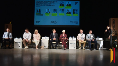 «Город не готов к такому количеству самокатов»: в Воронеже обсудили безопасность и регулирование средств индивидуальной мобильности