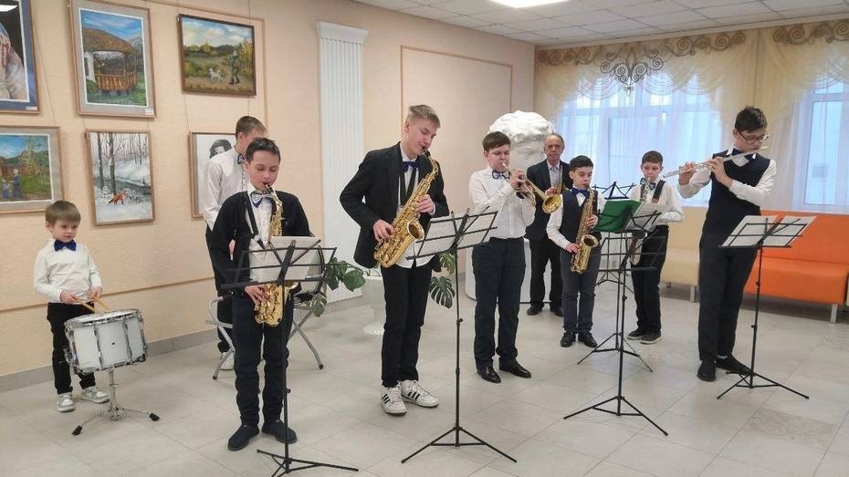 Бутурлиновцев пригласили на концерт духовой музыки