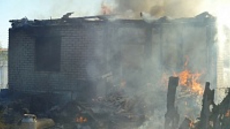 В бутурлиновском селе сгорели мужчина и женщина