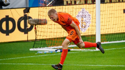 Воронежский футболист «Урала» забил красивый гол московскому «Локомотиву»