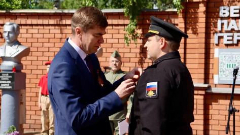 Участника СВО из Воронежской области наградили орденом Мужества