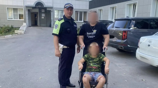 Воронежские полицейские доставили в больницу 8‑летнего мальчика, получившего травму