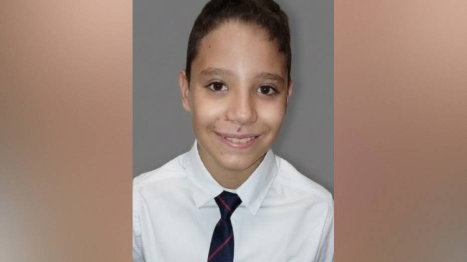 В Воронеже волонтеры ищут 13-летнего темноволосого парня