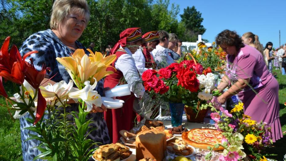 В семилукском селе отпраздновали районный день цветов