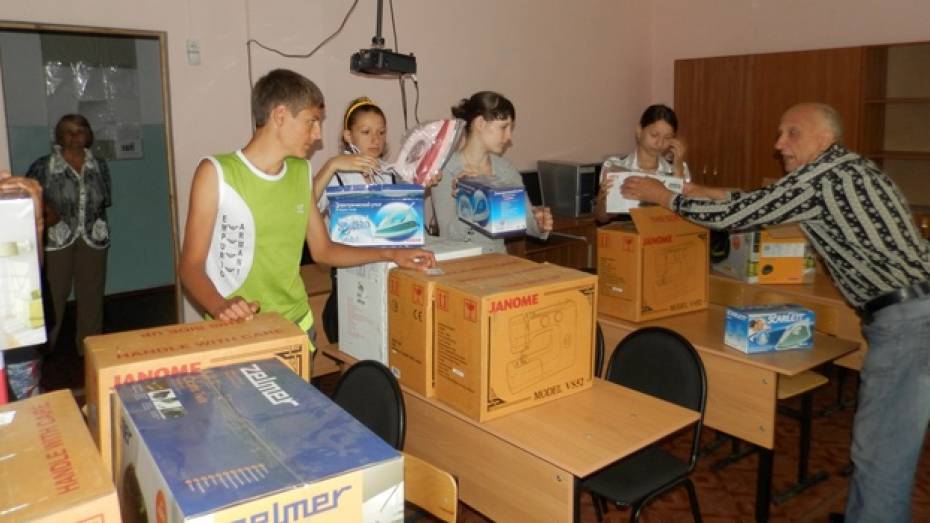 Воспитанники новохоперской спецшколы получили подарки полмиллиона рублей 