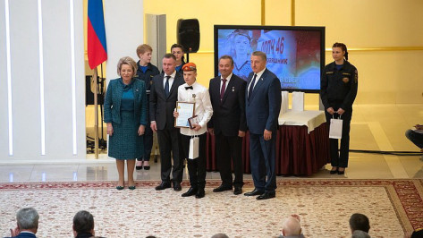 Сенатор от Воронежской области принял участие в церемонии награждения детей-героев