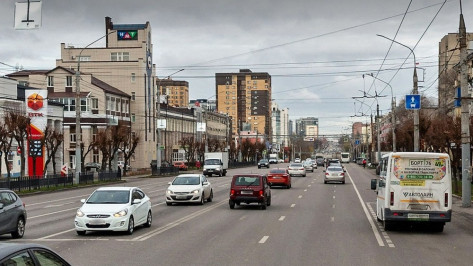 Воронежцы пожаловались на плохую работу выделенной полосы на Московском проспекте