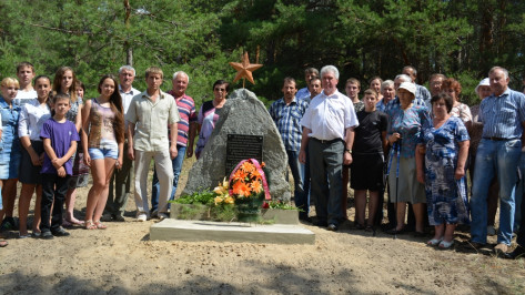 В Петропавловском районе память о героях Гражданской войны увековечили в граните