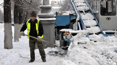 Улицу Коммунаров в Воронеже перекроют на 9 часов из-за уборки снега