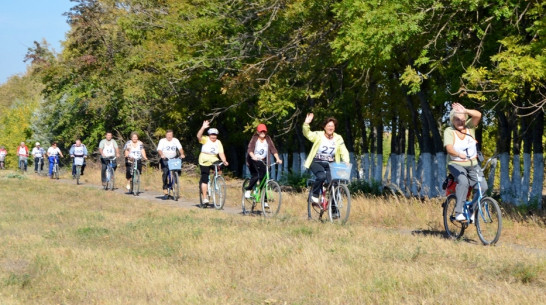 Бутурлиновские пенсионеры совершили осенний велопробег