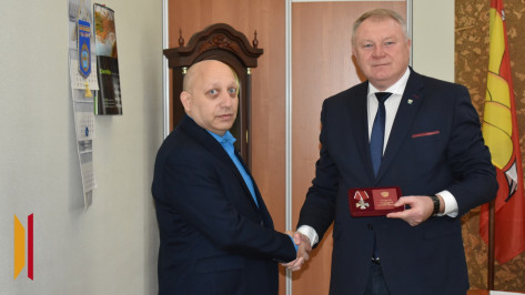 «Хочу быть полезным». Ветеран СВО из воронежского Новохоперска удостоился ордена Мужества