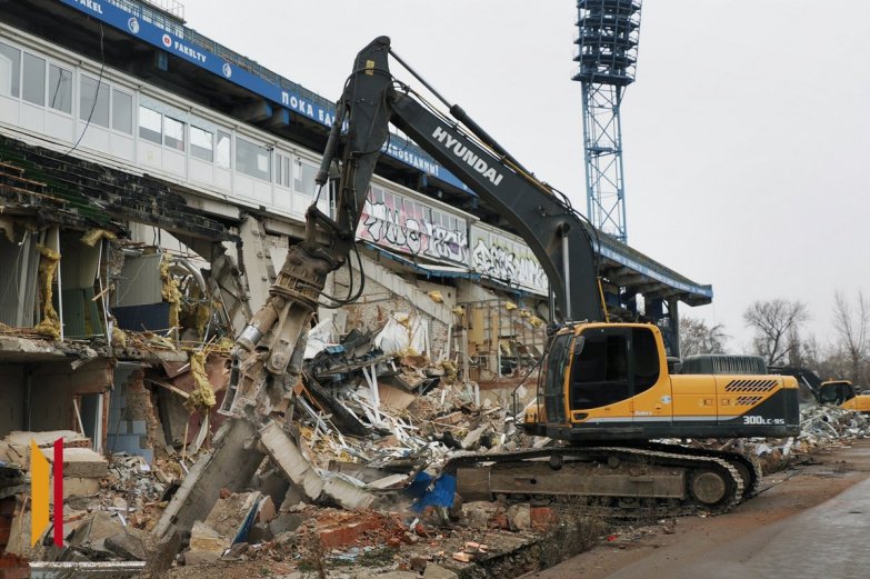 В Воронеже при демонтаже Центрального стадиона профсоюзов вывезли уже более 10 тыс тонн строительного мусора