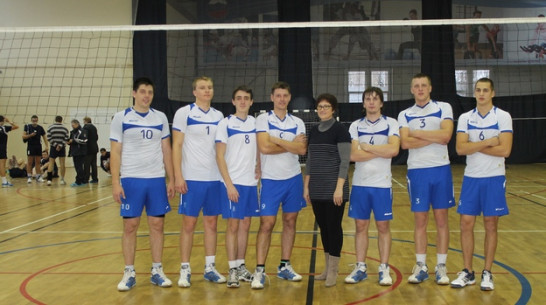 В Новой Усмани прошел чемпионат области по волейболу 