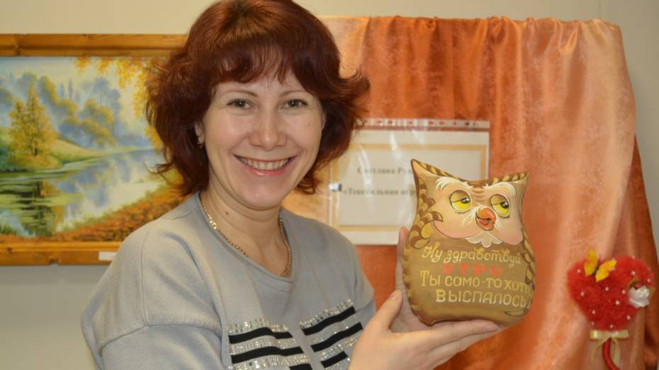 В Богучаре открылась выставка кукол-крупеничек и кукол-кофеюшек местной жительницы