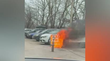 В Центральном районе Воронежа вспыхнул автомобиль