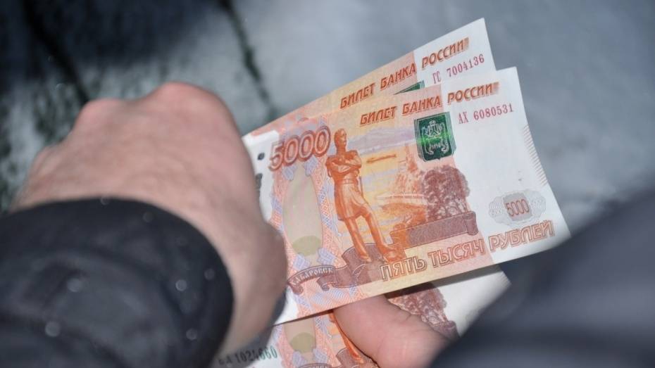 В Лисках 21-летнего парня оштрафовали на 90 тыс рублей за взятку инспекторам ДПС
