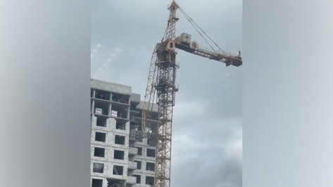 В Воронеже на стройплощадке обрушилась стрела башенного крана