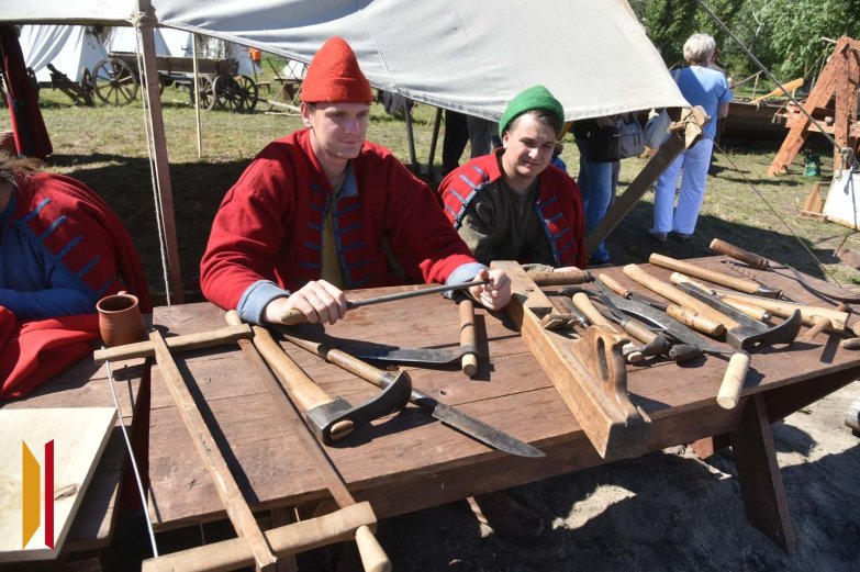 Площадка реконструкторов