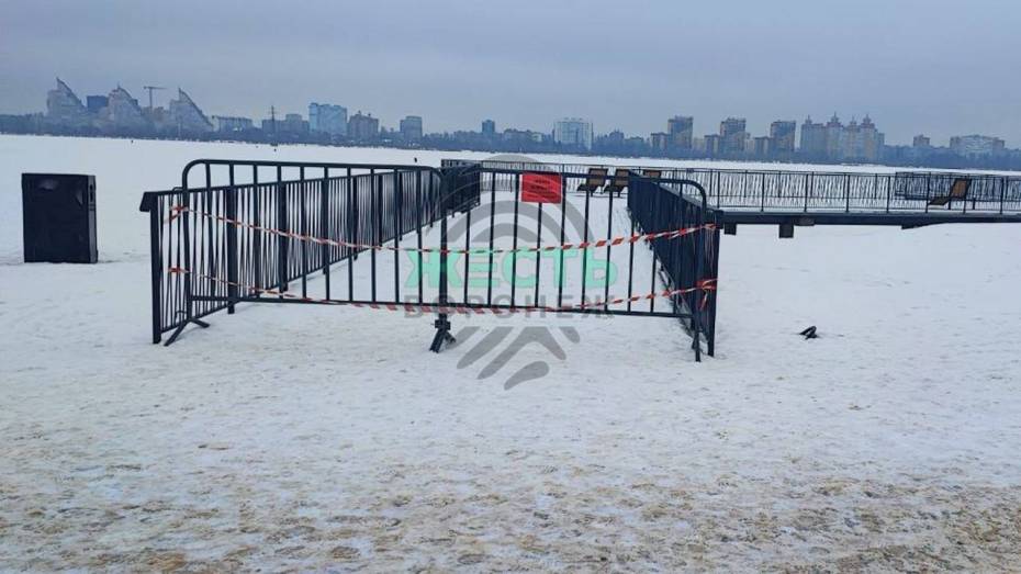 В Воронеже мост на второй очереди Петровской набережной признали опасным и закрыли