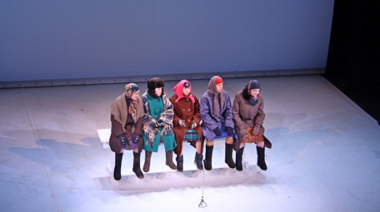 Молодые актрисы театра «Практика» играли на Платоновском «Бабушек»