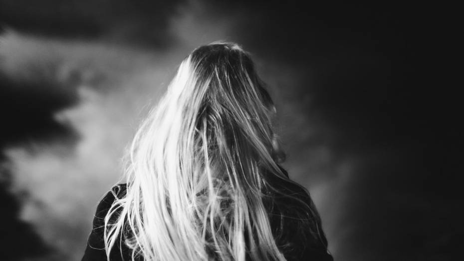 Воронежца обвинили в сексуальном насилии над школьницей