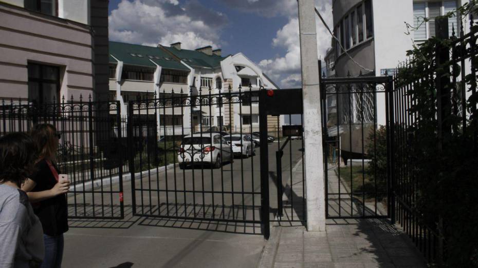 Жители центра Воронежа закрыли 304 двора