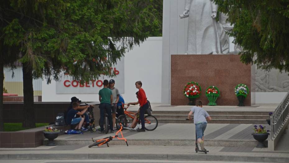  В Борисоглебске экстремалам запретят кататься у мемориала «Борцам за власть Советов»