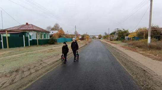 В петропавловском селе Пески заасфальтировали улицу Луговую