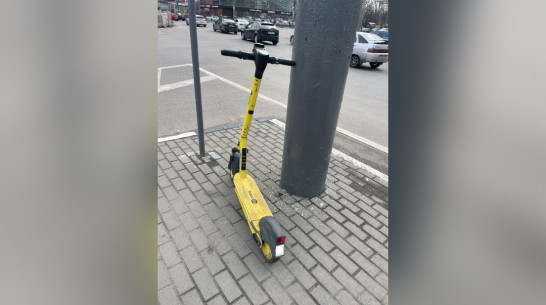 В Воронеже школьник попал в больницу после поездки на электросамокате