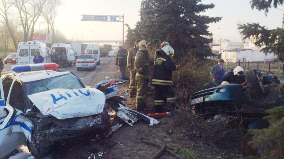 В Воронеже в аварии с участием автомобиля ГИБДД погиб человек 