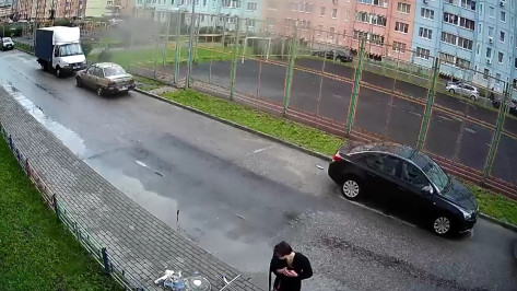 В полицию обратилась жительница Воронежа, которую едва не убило сброшенным из окна вентилятором