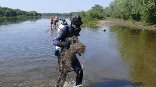 В Верхнем Мамоне водолазы обследовали дно муниципального пляжа