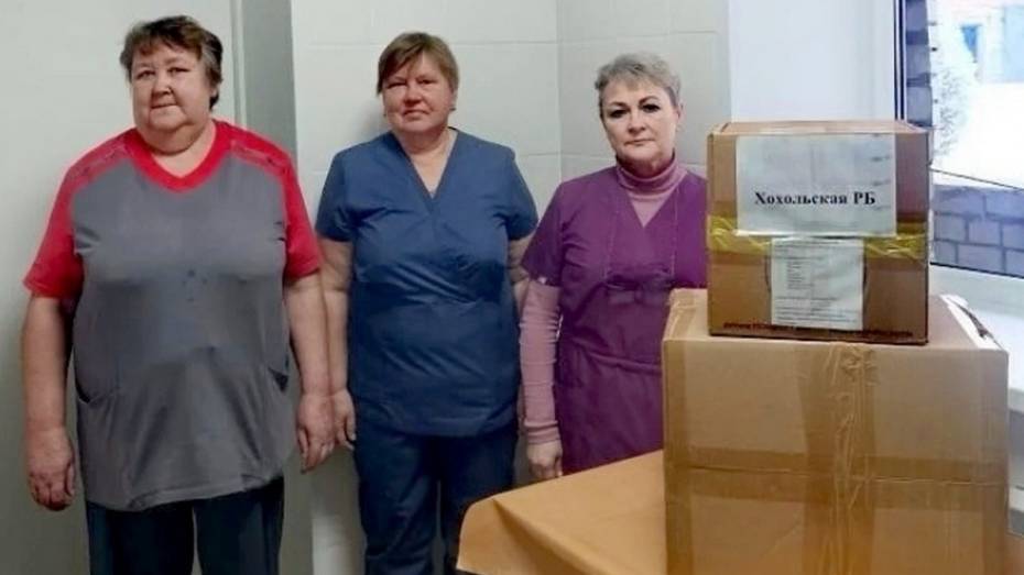 Медики Хохольской райбольницы отправили гуманитарный груз участникам СВО