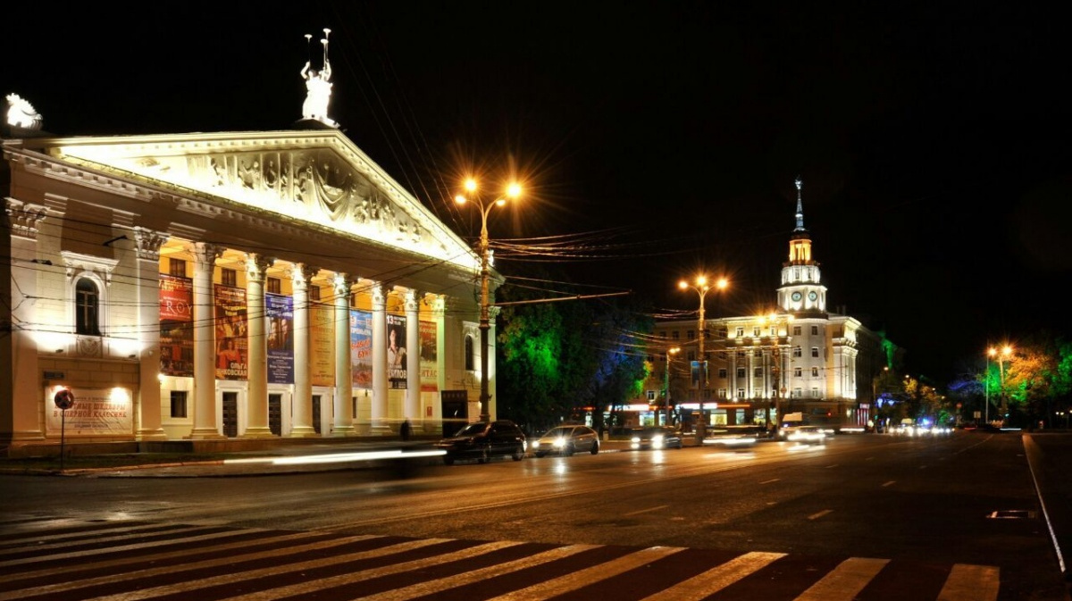Театр оперы и балета Воронеж ночью
