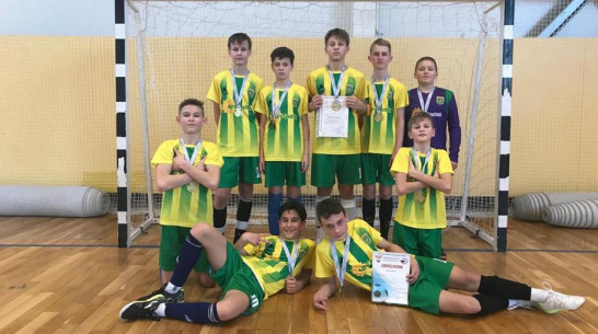 Богучарские футболисты победили в областном этапе всероссийского турнира по мини-футболу