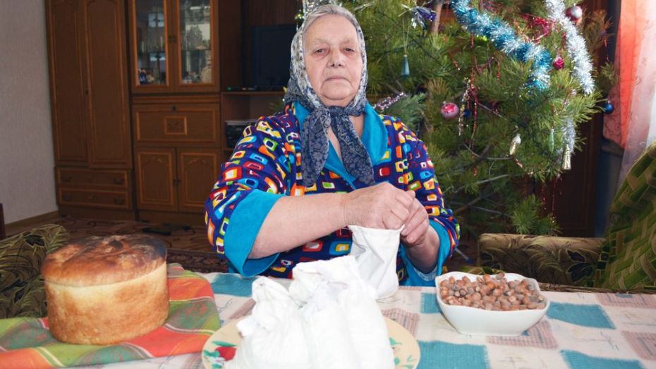 Жители Нижнедевицкого района  поставили на столы 13 рождественских блюд