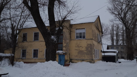Крыша дома провалилась под тяжестью снега в Коминтерновском районе Воронежа