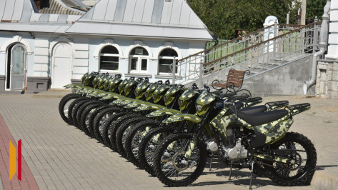 Воронежская епархия передала бойцам из Курской области 14 кроссовых мотоциклов