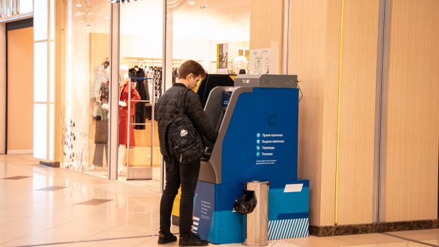 За первое полугодие 2023 года воронежцы совершили операций по картам на 417 млрд рублей