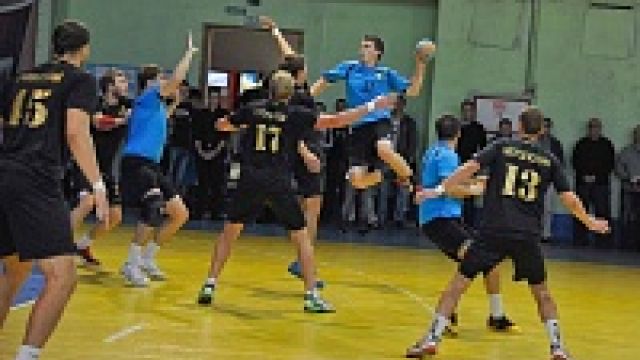 Воронежские гандболисты победили саратовцев