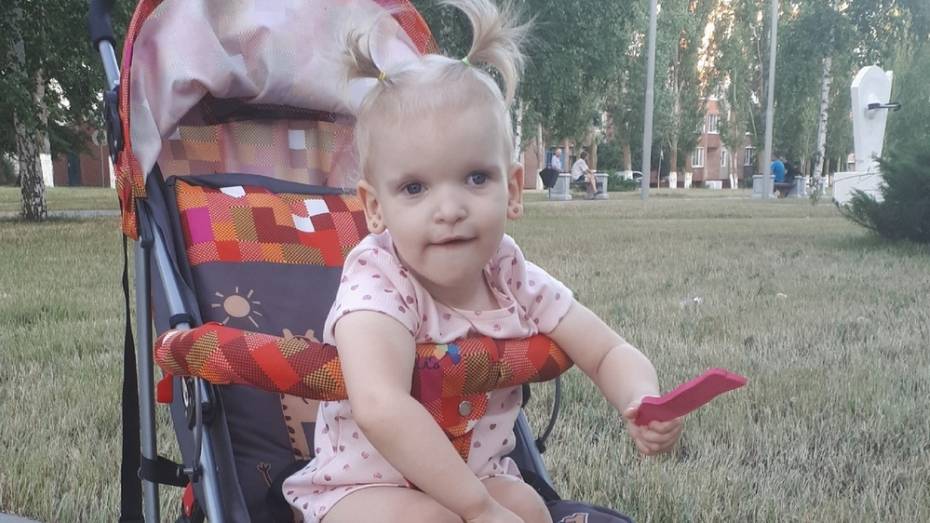 Супруги из Лисок попросили помочь 2-летней дочери с врожденным заболеванием