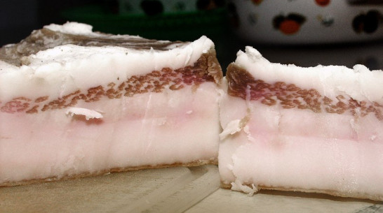 В Воронежской области мясокомбинат закрылся из-за 18 т сала без маркировки