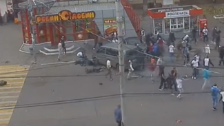 Видео драки тульских и воронежских футбольных фанатов появилось в сети
