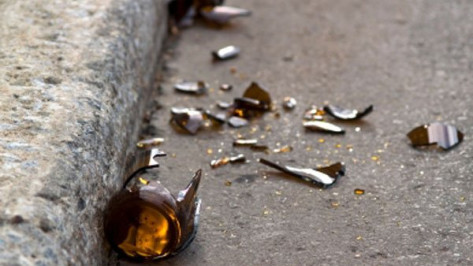 Воронежца на Машмете ударили по голове бутылкой и жестоко избили, чтобы отобрать деньги и телефон 