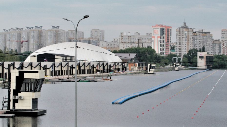 До 15 августа в Воронеже запретят парковку на дамбе Чернавского моста