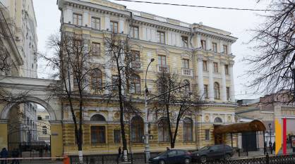 Воронежцев предупредили о мошенниках, берущих плату за парковку свадебных кортежей возле Дворца бракосочетания