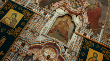 Свято место. В сельском воронежском храме восстанавливают уникальный фарфоровый иконостас