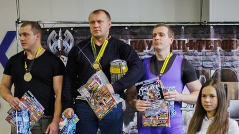Воронежский чиновник стал победителем международного турнира по пауэрлифтингу
