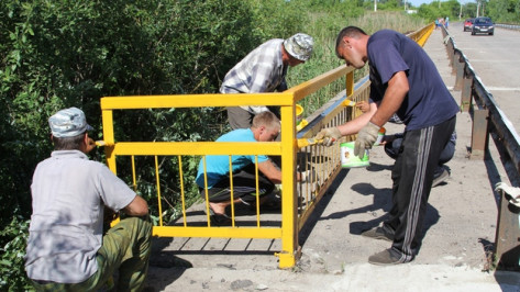 В селе Красном Новохоперского района капитально отремонтировали мост через Савалу