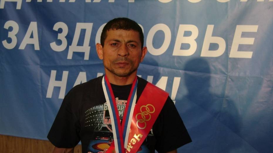 Аннинский ветеран вольной борьбы завоевал «золото» на чемпионате России